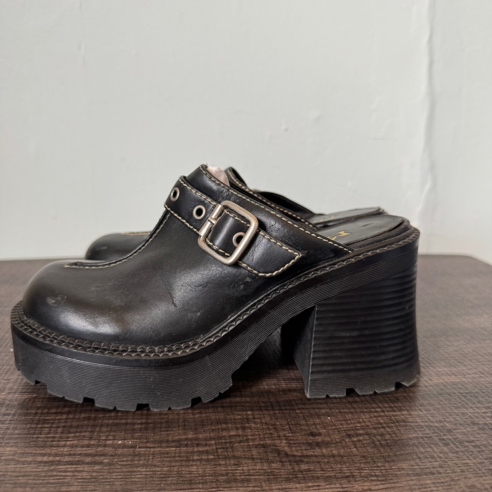 Vintage 90’s Y2K Mudd Chunky Platform Clogs